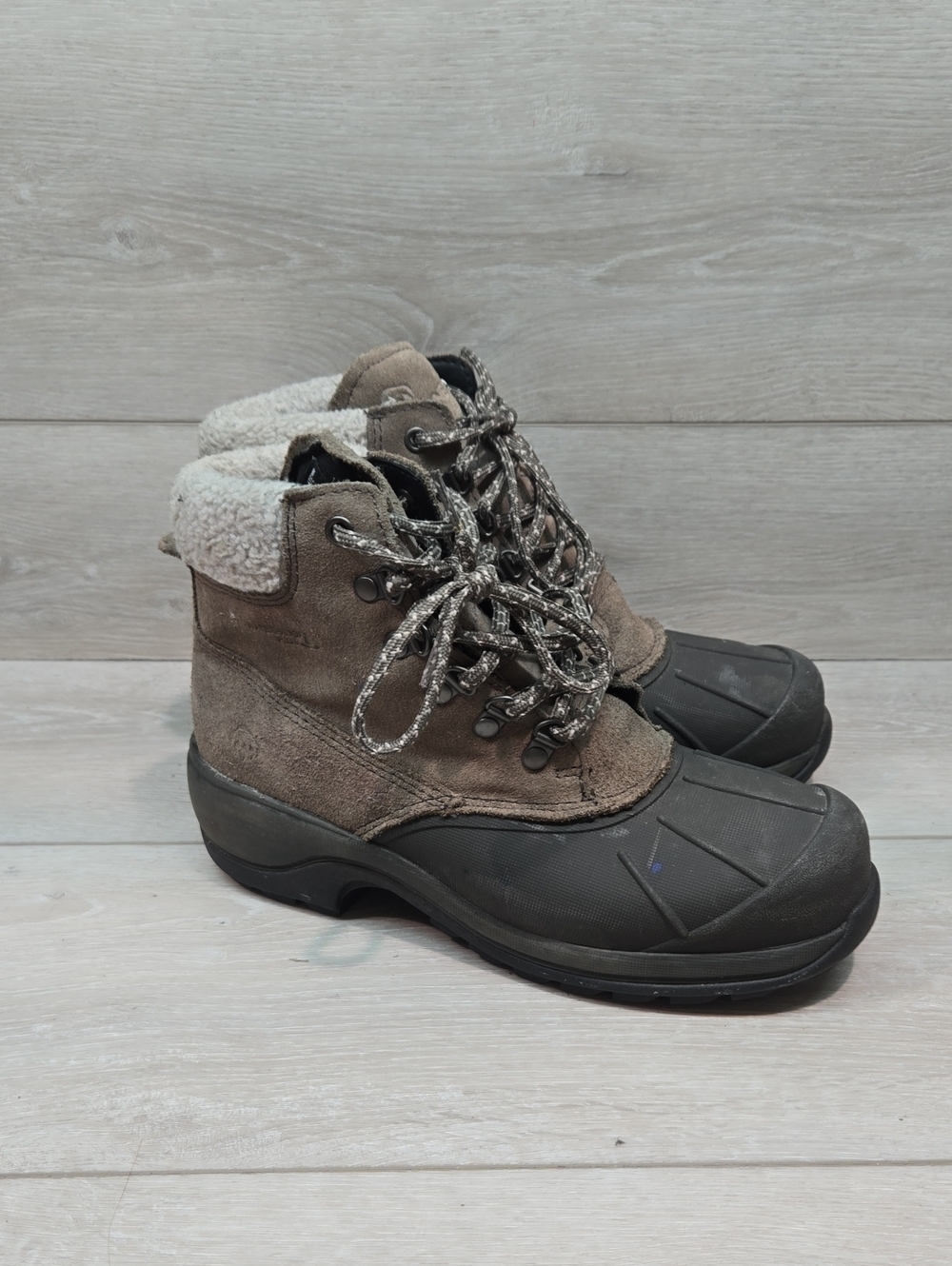 Wolverine Women 200g Waterproof Suede Winter Duck Boots Shoes Sz 7.5W